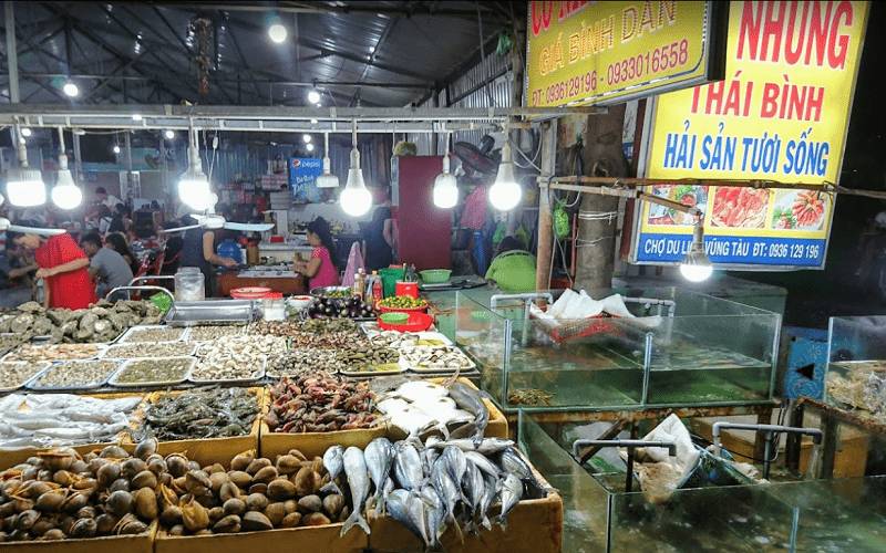 Thời gian hoạt động của chợ đêm bắt đầu từ 15 giờ đến 3 giờ sáng hôm sau