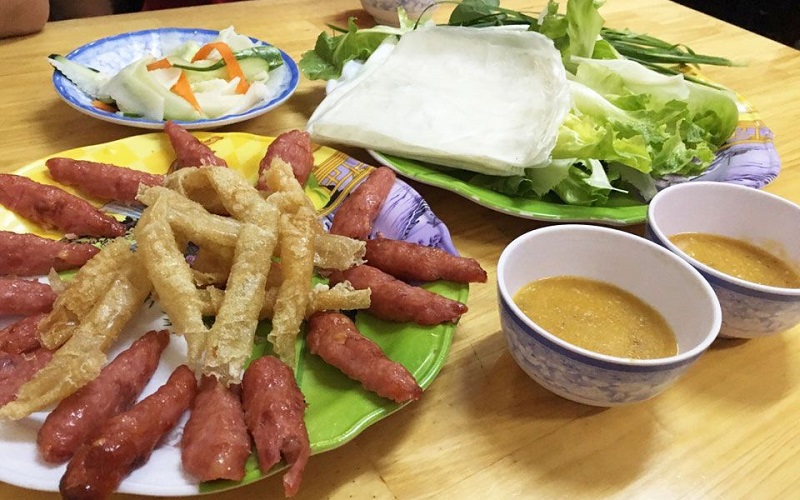 Quán nem nướng Bà Hùng