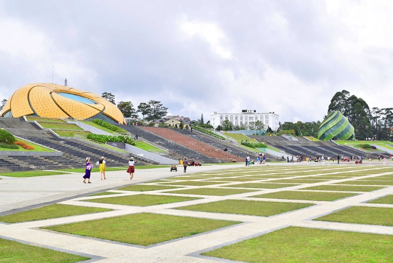 Quảng trường Lâm Viên có tổng diện tích hơn 70.000m2